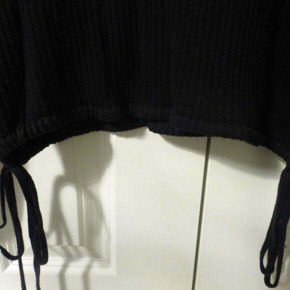 FOREVER 21 black oversized sweater with ties - Picture 5 of 7